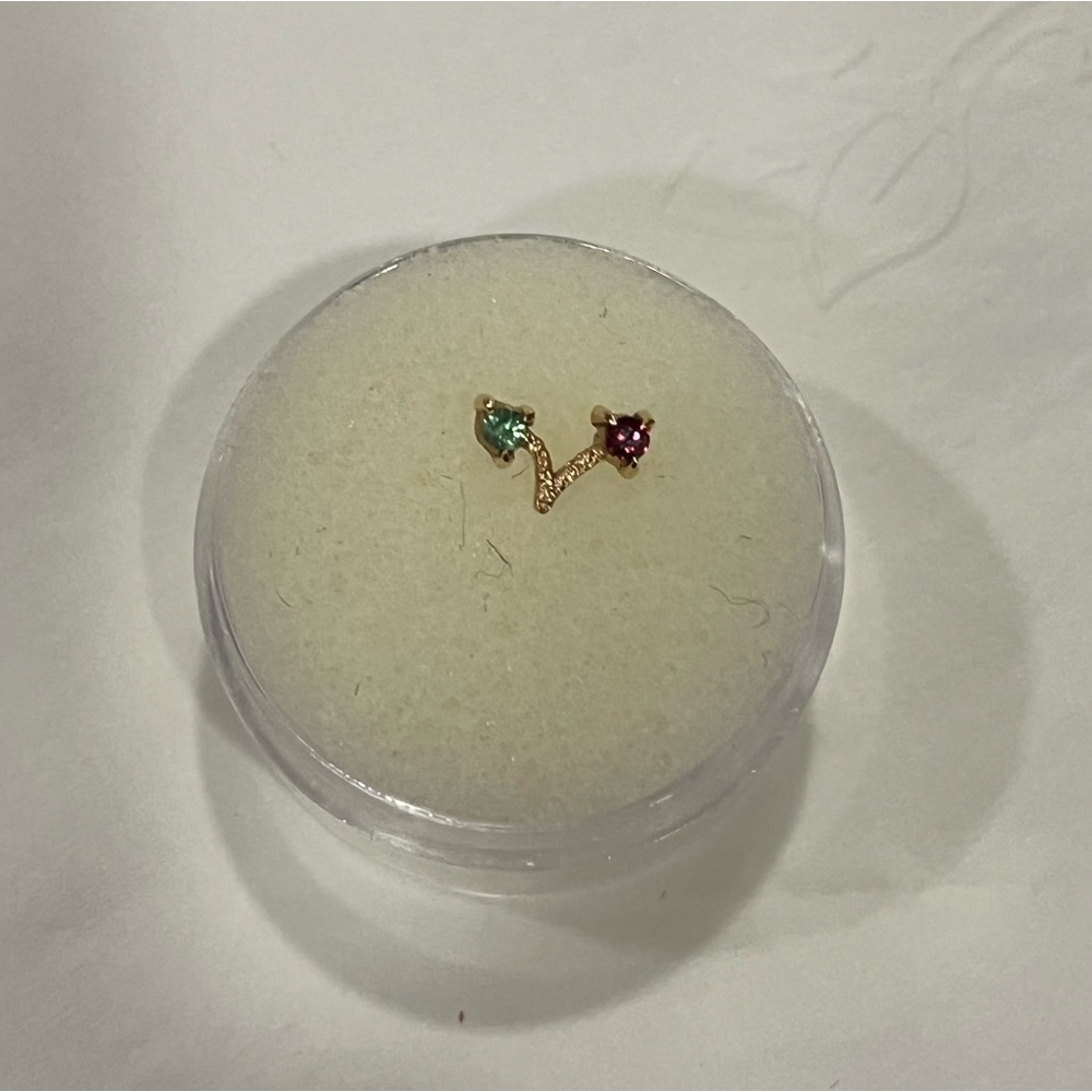 New Kiwi Jewelry 14g threaded end w garnet in yellow gold💜💚🩷💚💜